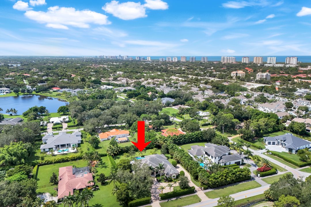 112 Hickory Rd, Naples, FL 34108