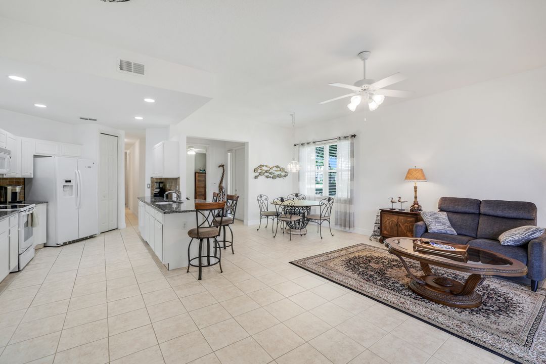 994 Eastham Way #101, Naples, FL 34104