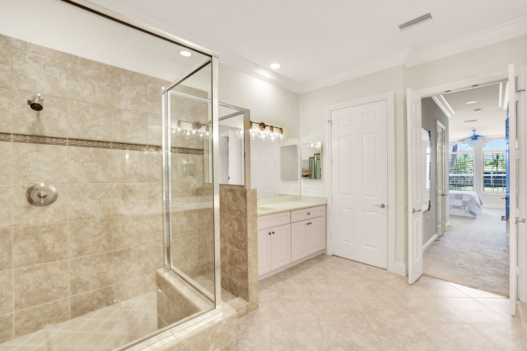 3176 Serena Ln #202, Naples, FL 34114