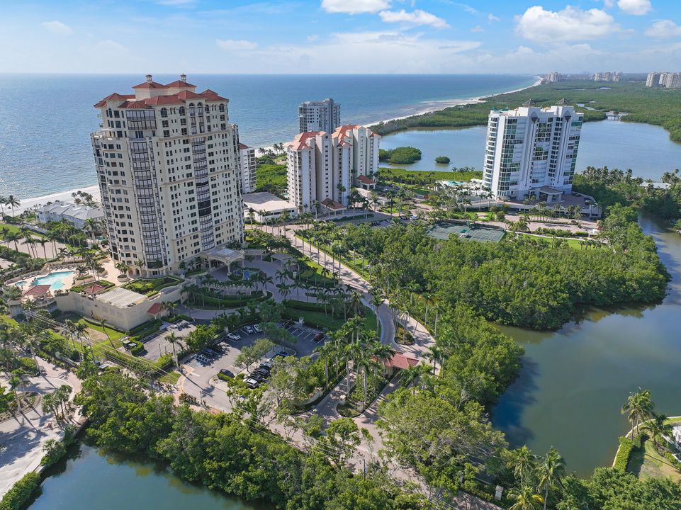 50 Seagate Dr #203, Naples, FL 34103