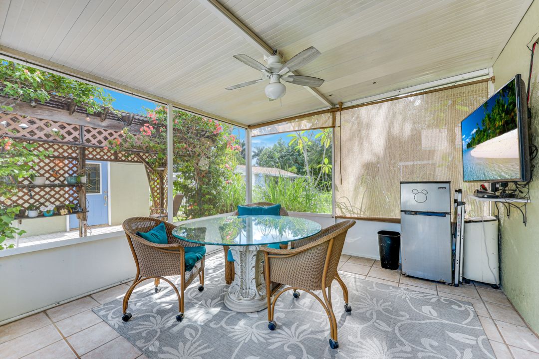 2385 Sunset Ave, Naples, FL 34112