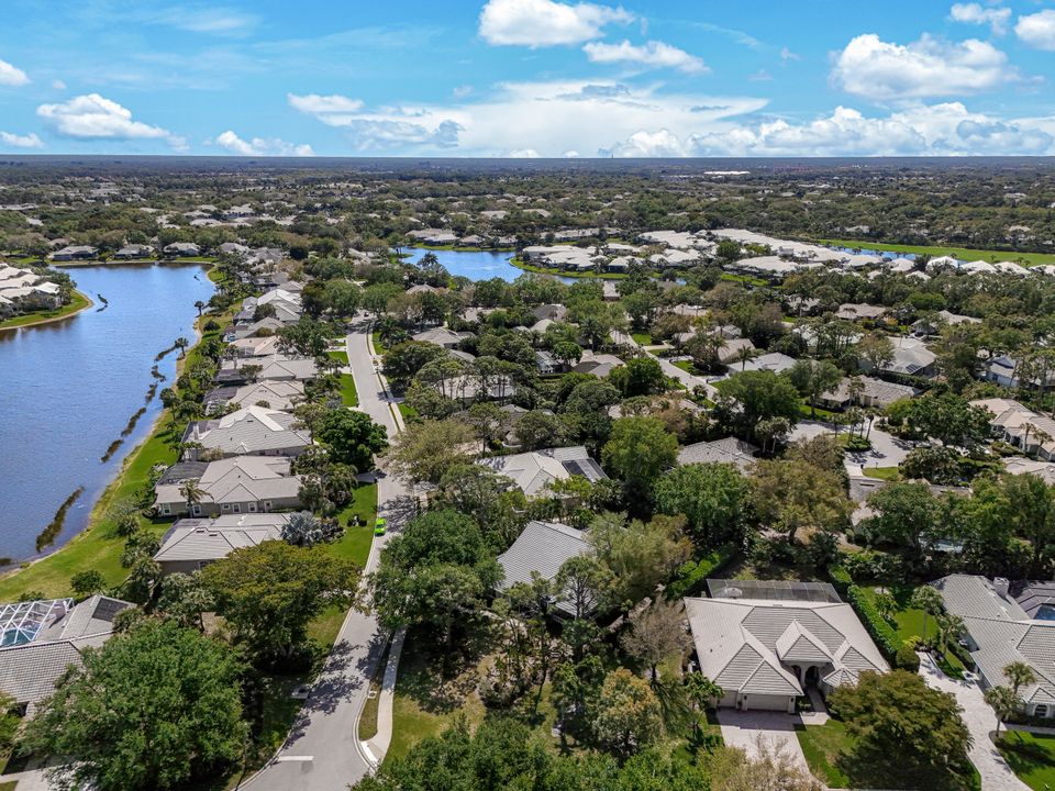 3791 Lakemont Dr, Bonita Springs, FL 34134