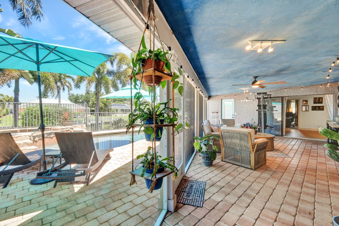 703 SE 33rd Terrace, Cape Coral, FL 33904