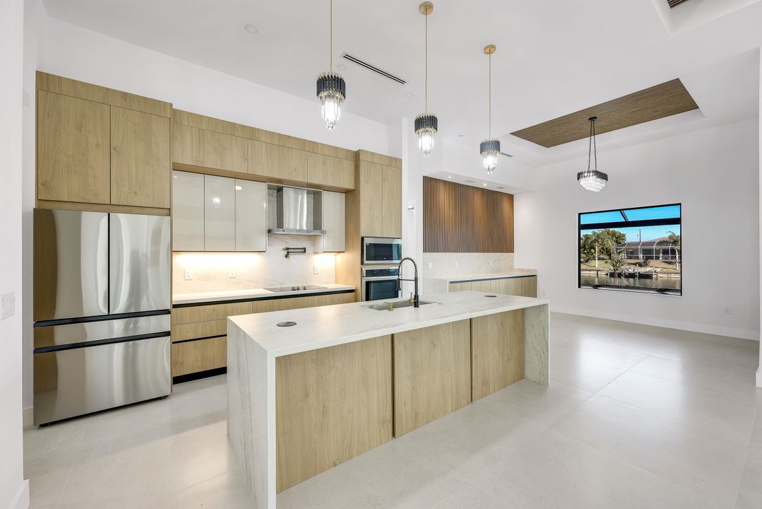 141 SE 21st St, Cape Coral, FL 33990