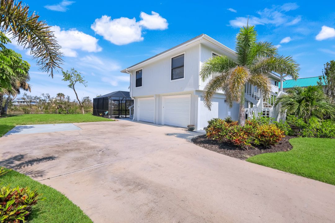 647 Rabbit Rd, Sanibel, FL 33957