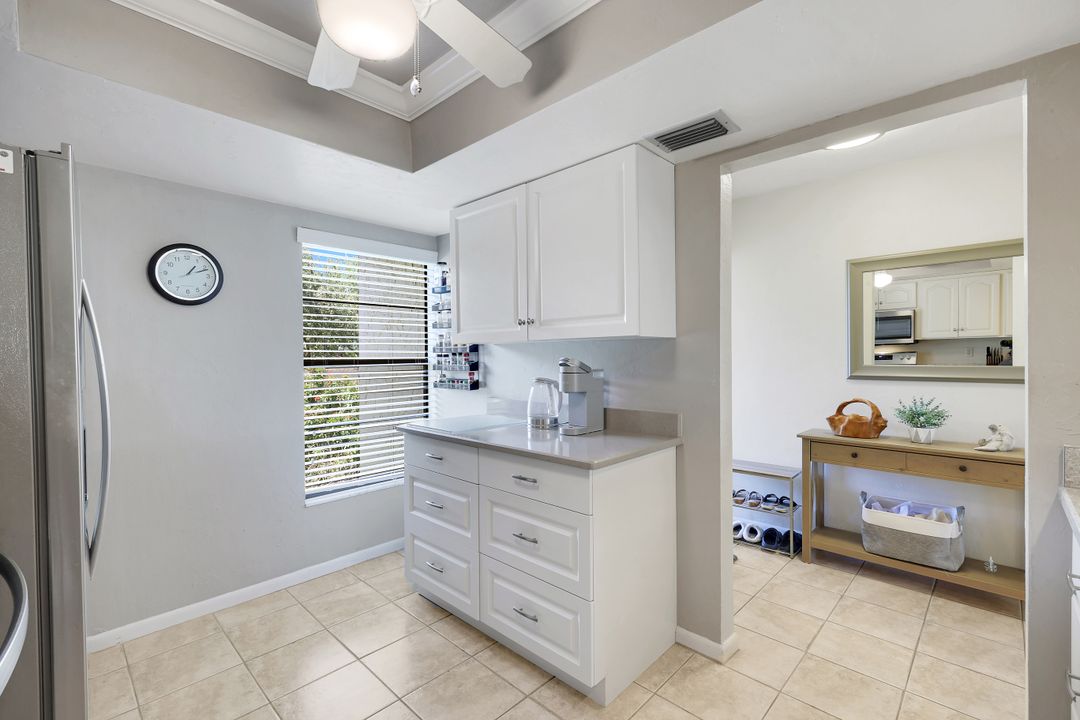 960 Palm View Dr #209, Naples, FL 34110
