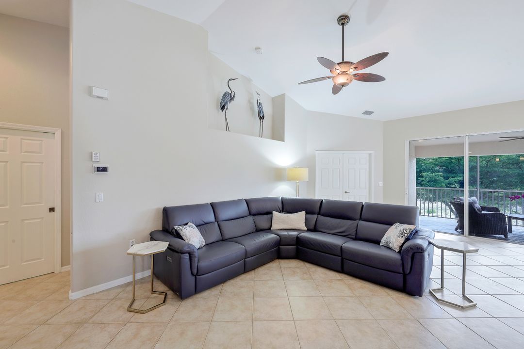 6320 Lexington Ct #202, Naples, FL 34110