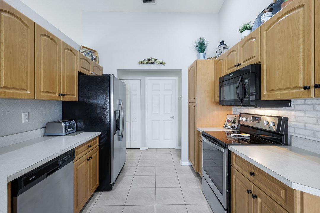1815 NE 2nd Pl, Cape Coral, FL 33909