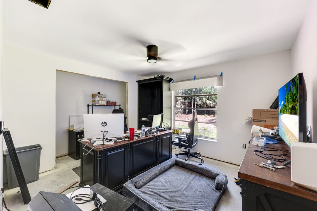 170 Logan Blvd N, Naples, FL 34119