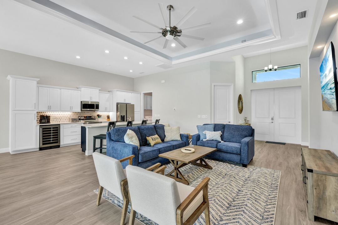 1617 El Dorado Pkwy W, Cape Coral, FL 33914