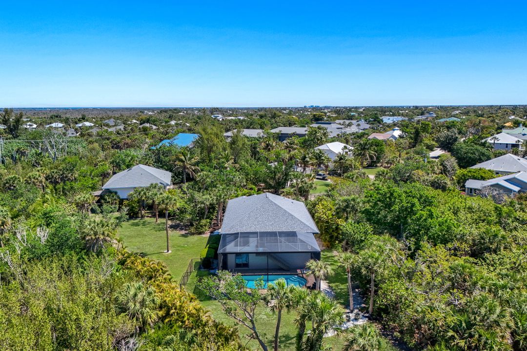 2130 Sunset Cir, Sanibel, FL 33957