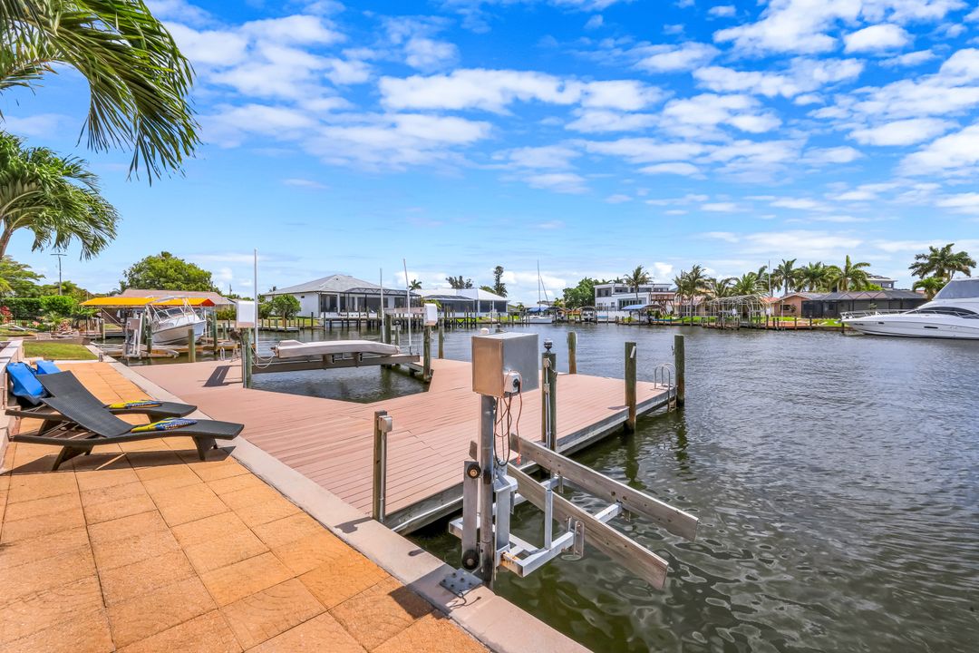 5929 SW 1st Ct, Cape Coral, FL 33914