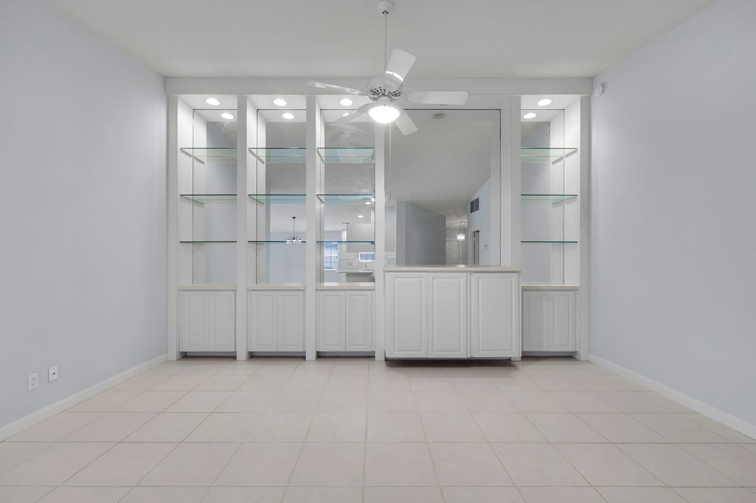 4922 Kingston Way, Naples, FL 34119