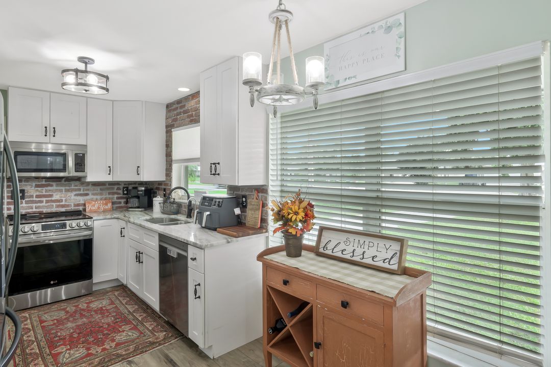 1317 Everest Pkwy, Cape Coral, FL 33904