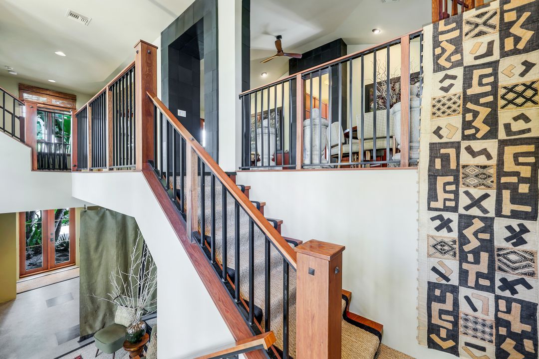 290 Channel Dr, Naples, FL 34108