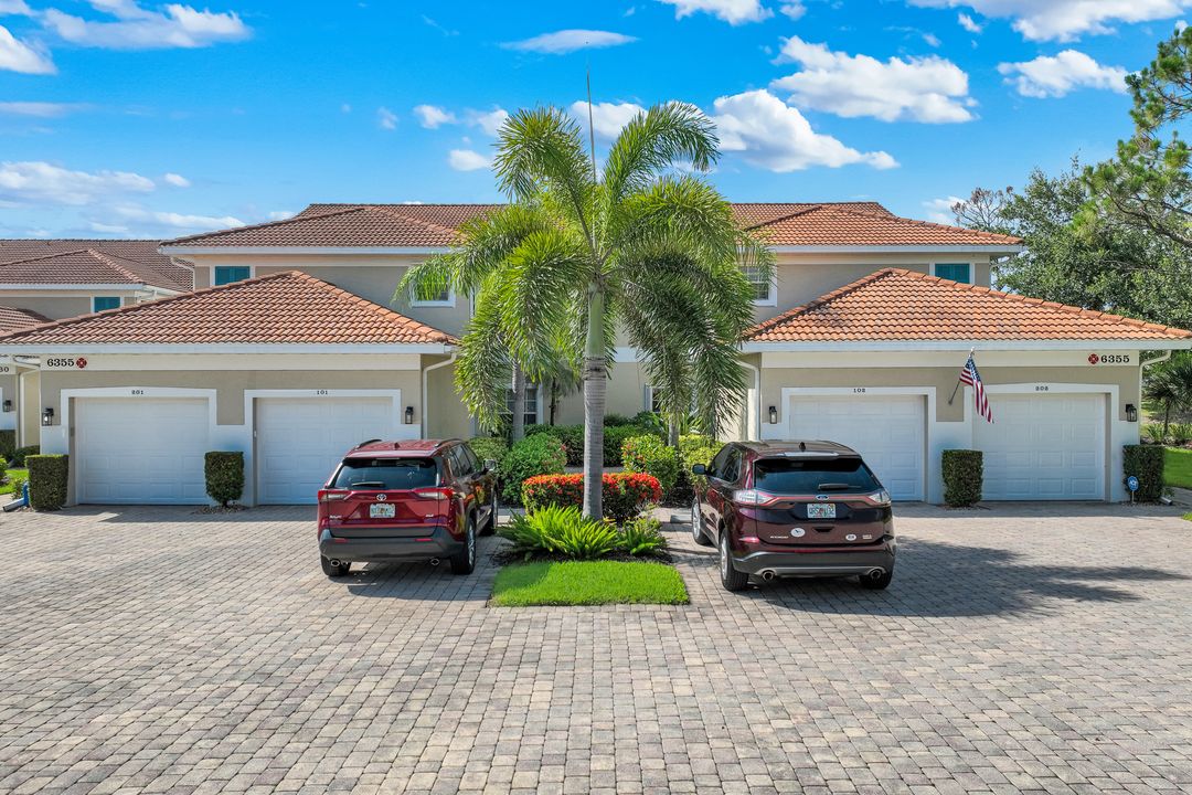 6355 Lexington Ct #102, Naples, FL 34110