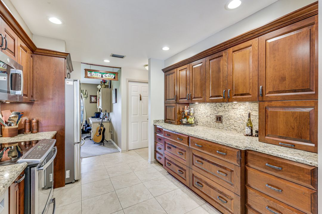 1820 SW 51st St, Cape Coral, FL 33914