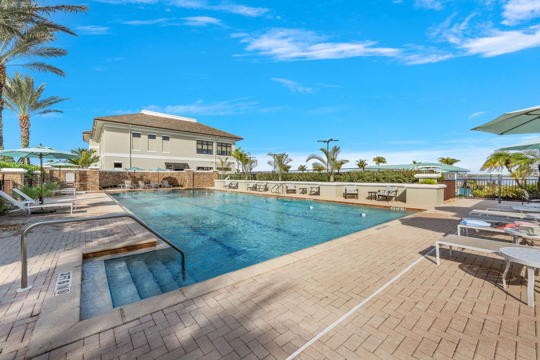 9103 Graphite Cir, Naples, FL 34120