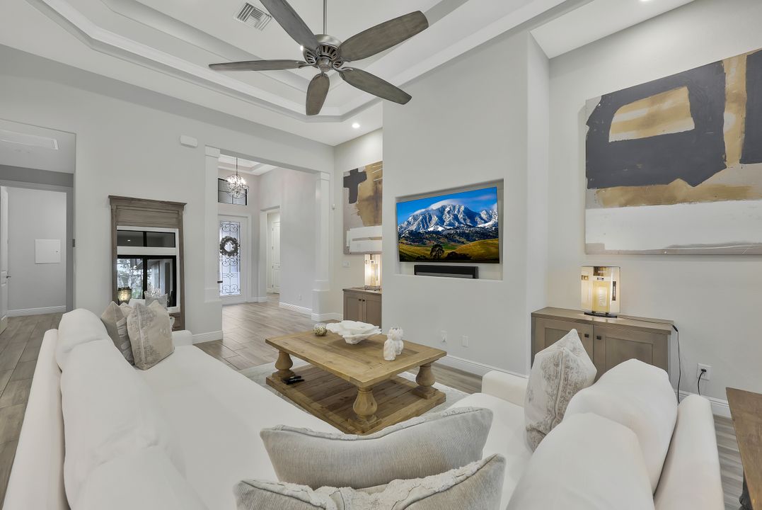 10082 Palazzo Dr, Naples, FL 34119