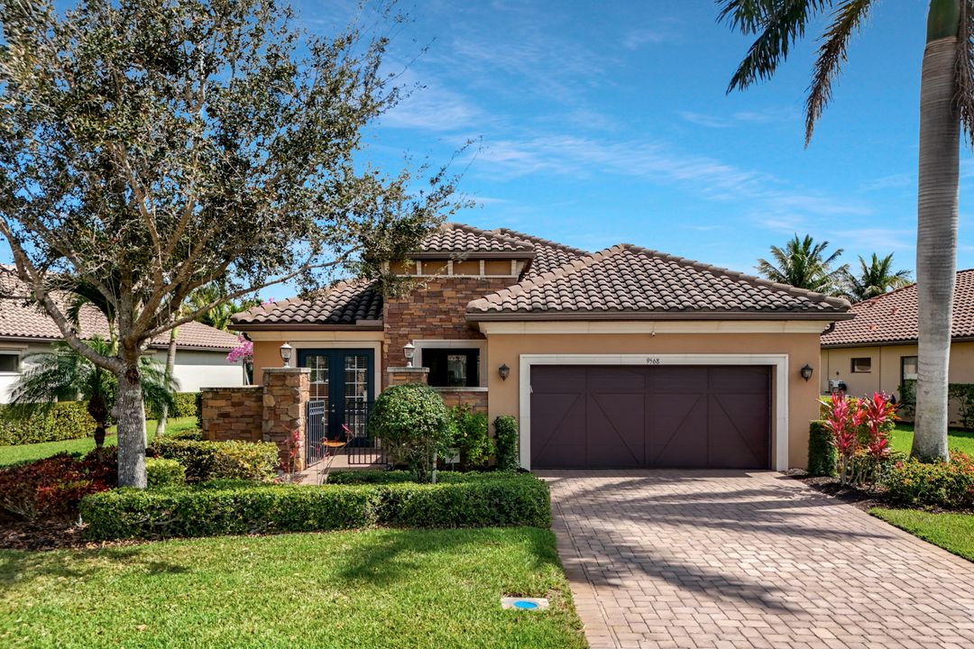 9568 Mussorie Ct, Naples, FL 34114