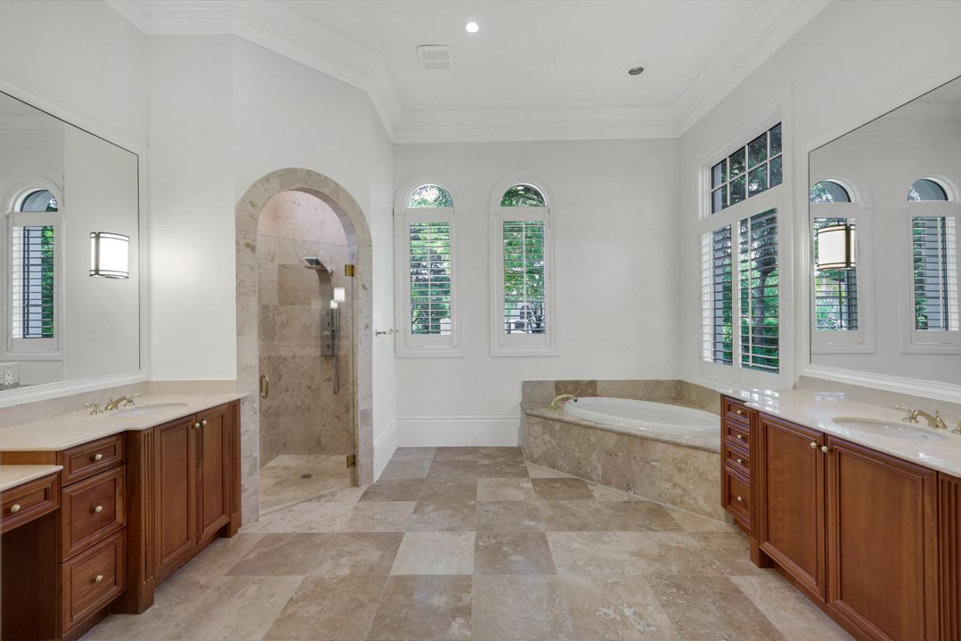 1609 Chinaberry Way, Naples, FL 34105
