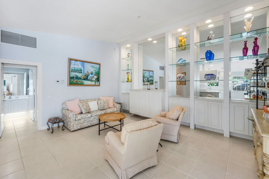 4251 Redonda Ln, Naples, FL 34119