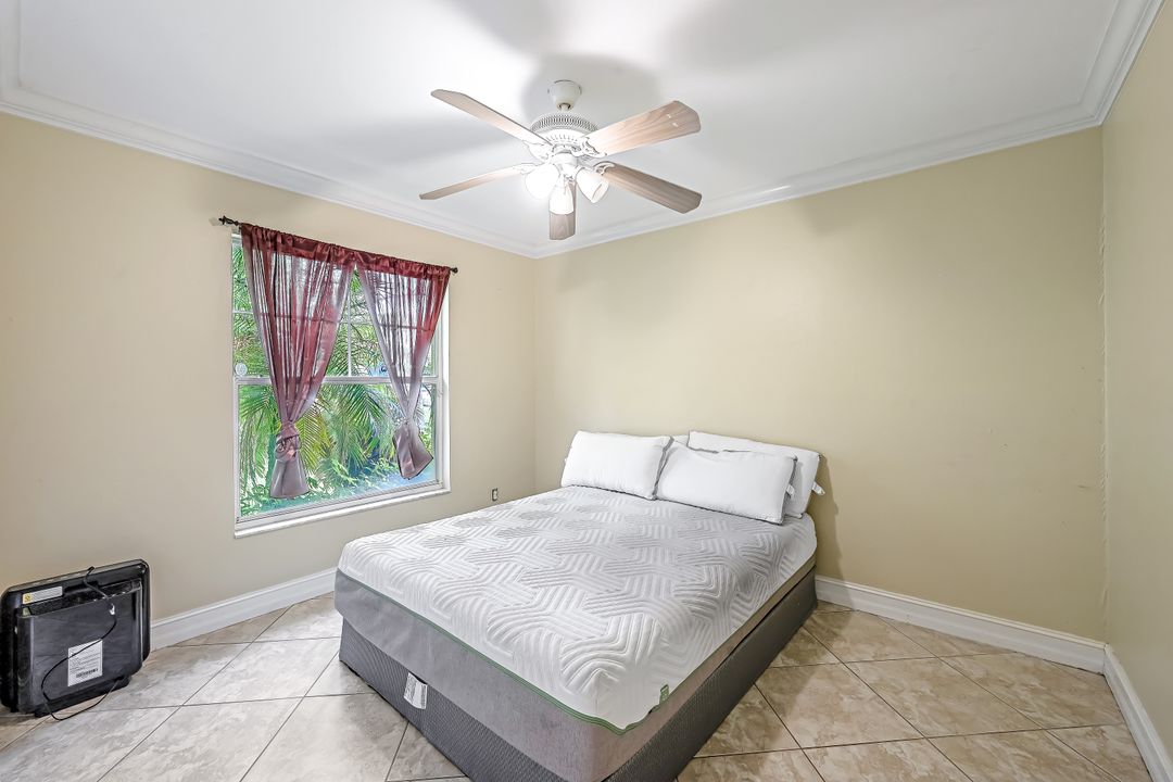 111 2nd St SE, Naples, FL 34117