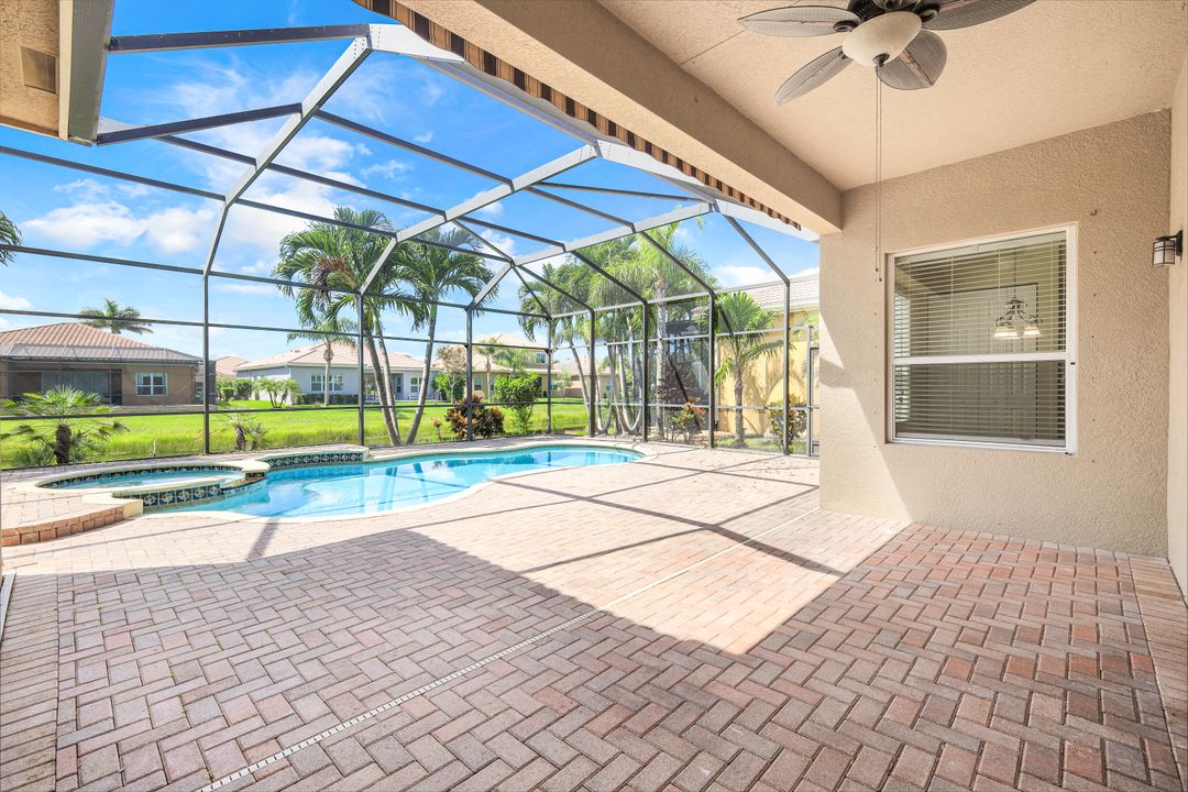 6592 Marbella Ln, Naples, FL 34105