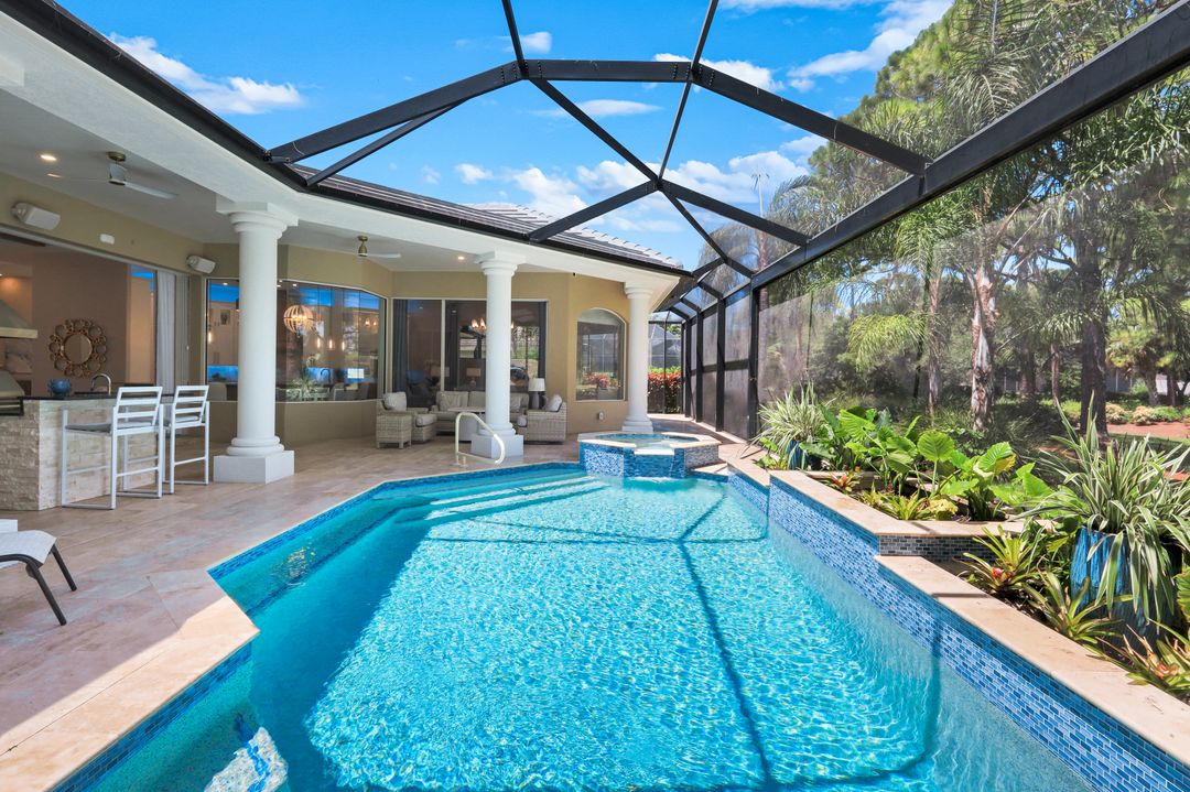 260 Cheshire Way, Naples, FL 34110
