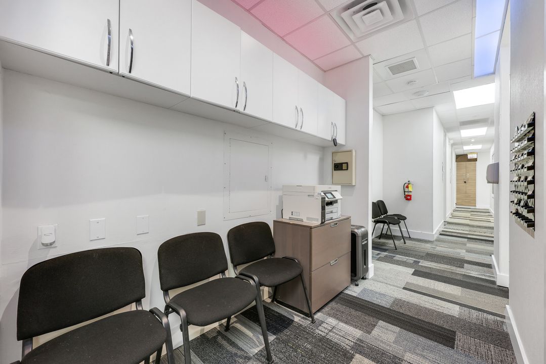 11983 Tamiami Trl N, Naples, FL 34110