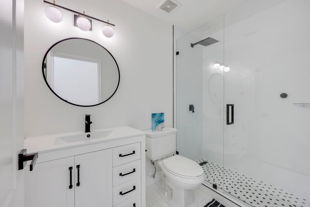 1588 Weybridge Cir, Naples, FL 34110