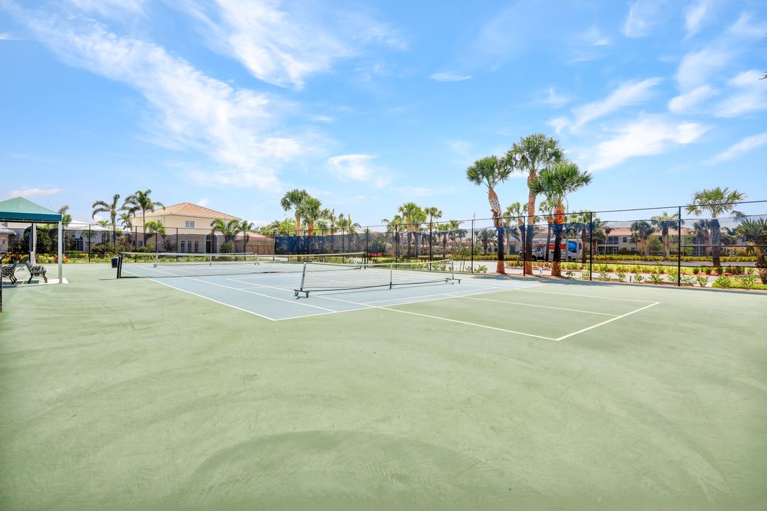 8910 Paseo De Valencia St, Fort Myers, FL 33908