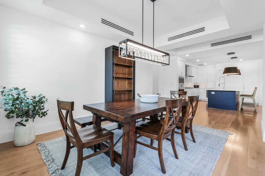 1130 3rd Ave S, Naples, FL 34102