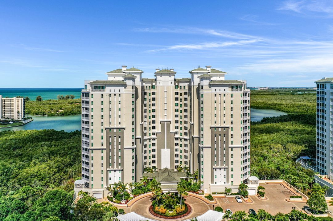 295 Grande Way #1203, Naples, FL 34110