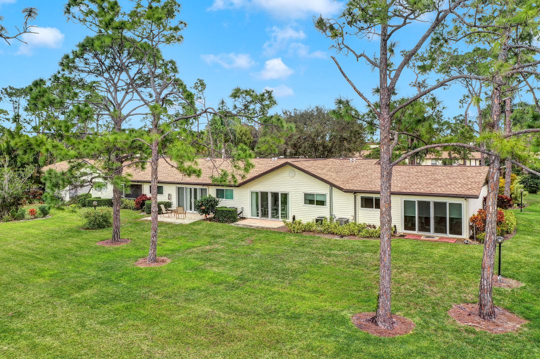 1004 Pine Isle Ln, Naples, FL 34112