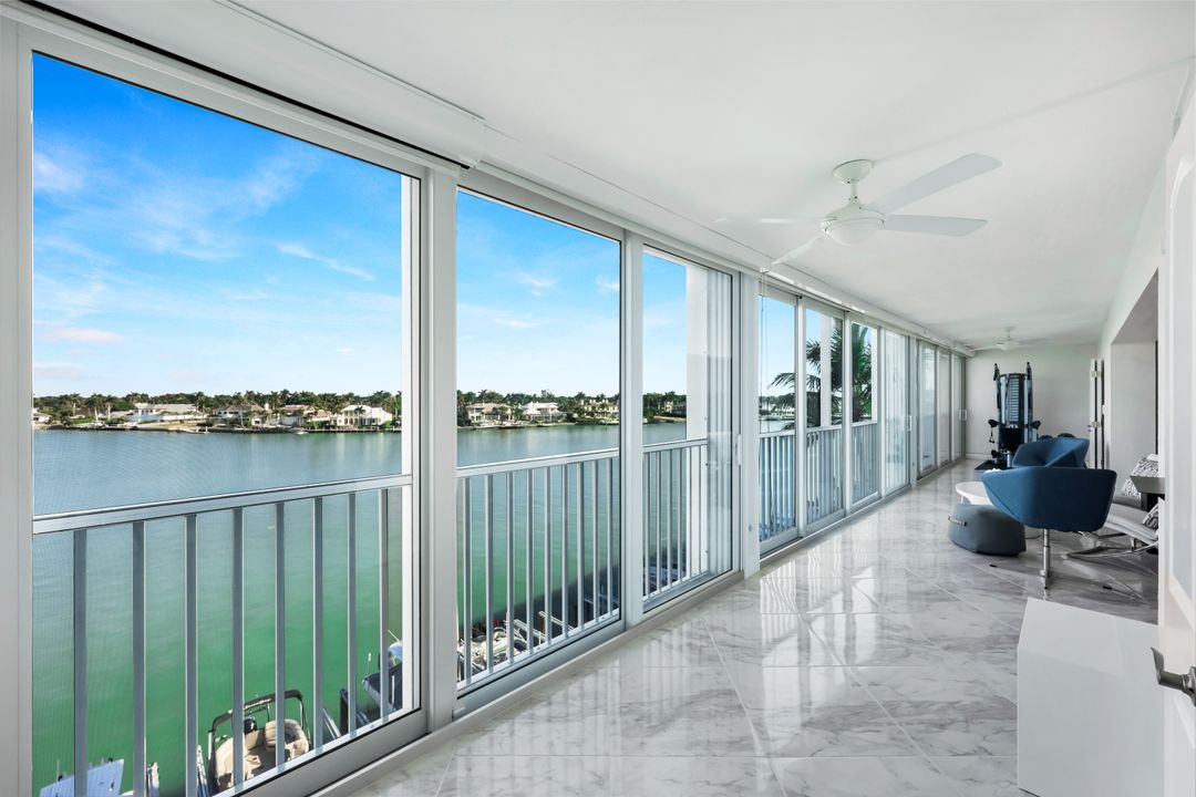 2750 Gulf Shore Blvd N #402, Naples, FL 34103