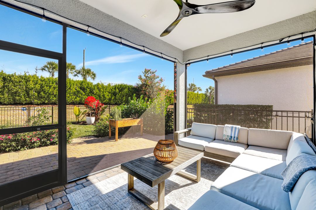 2240 Yellowfin Cir, Naples, FL 34114