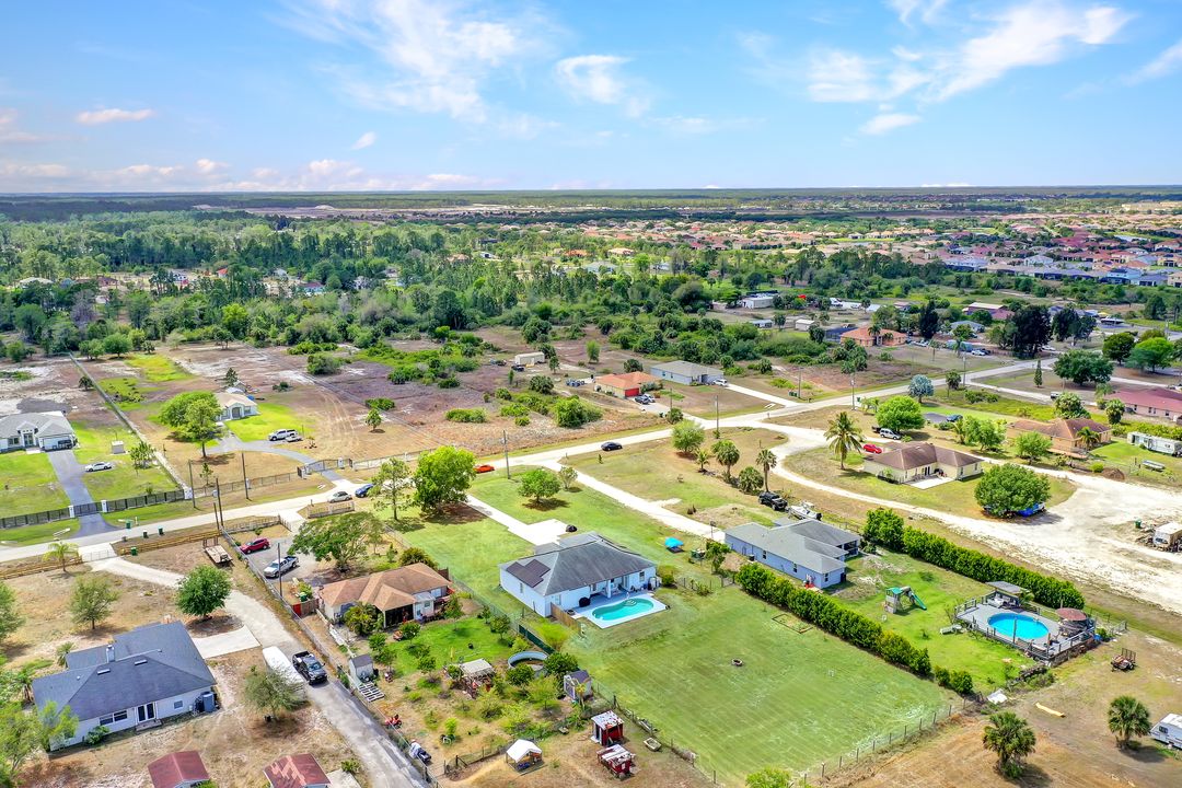 2525 39th Ave NE, Naples, FL 34120