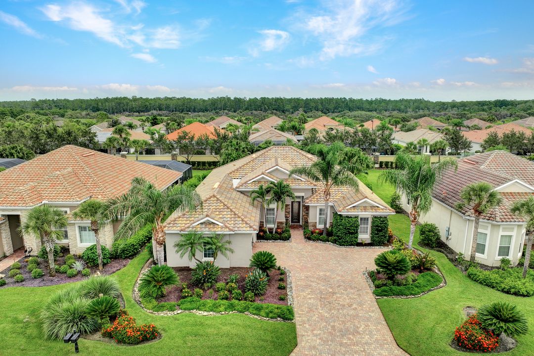 9314 Quarry Dr, Naples, FL 34120