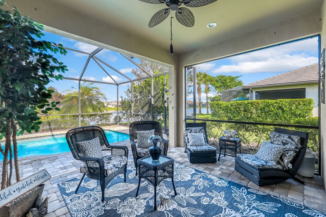 7659 Jacaranda Ln, Naples, FL 34114