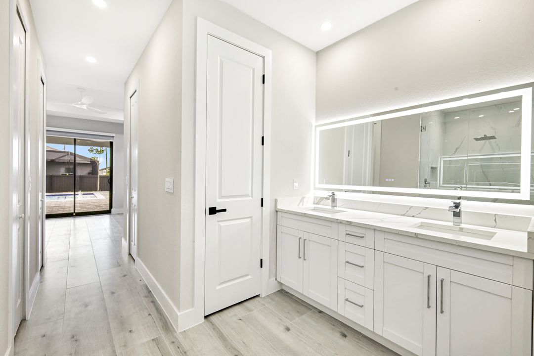 1020 NW 33rd Pl, Cape Coral, FL 33993