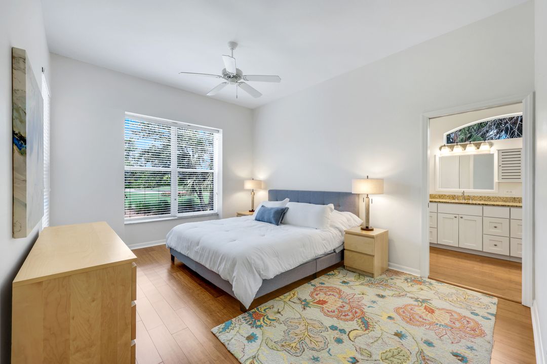 8621 Gleneagle Way, Naples, FL 34120