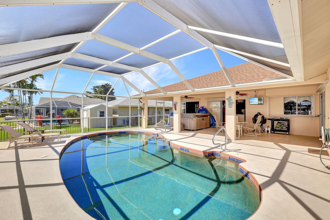 3749 SW 2nd Ave, Cape Coral, FL 33914