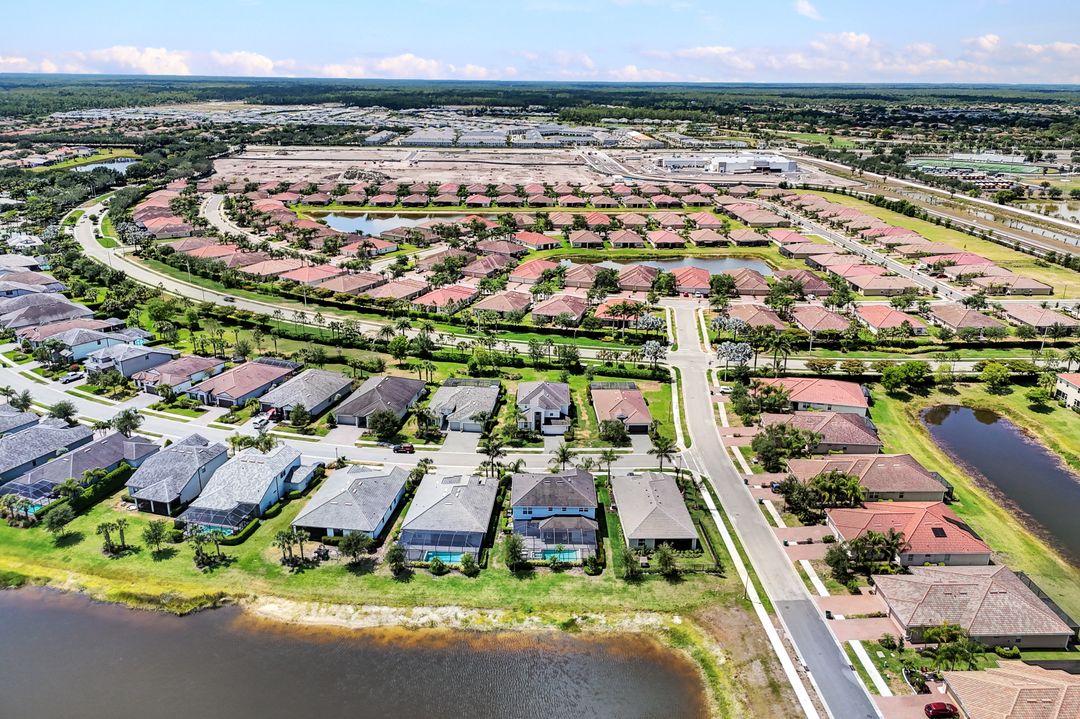 2369 Tangerine Ln, Naples, FL 34120
