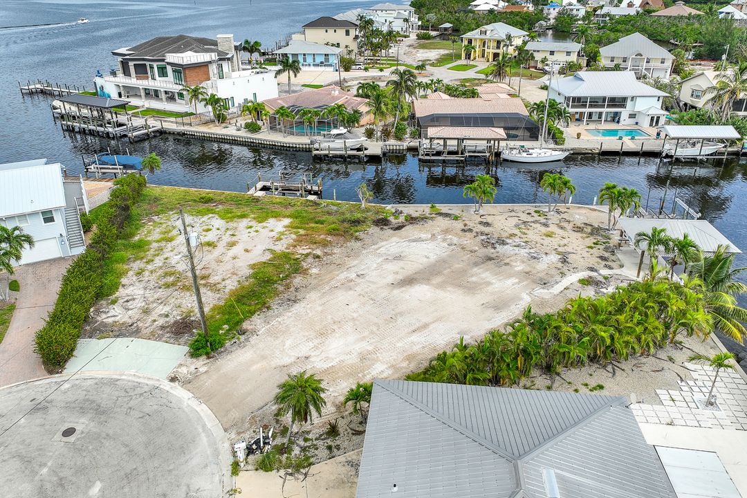 20 Avenida Carita, Fort Myers Beach, FL 33931