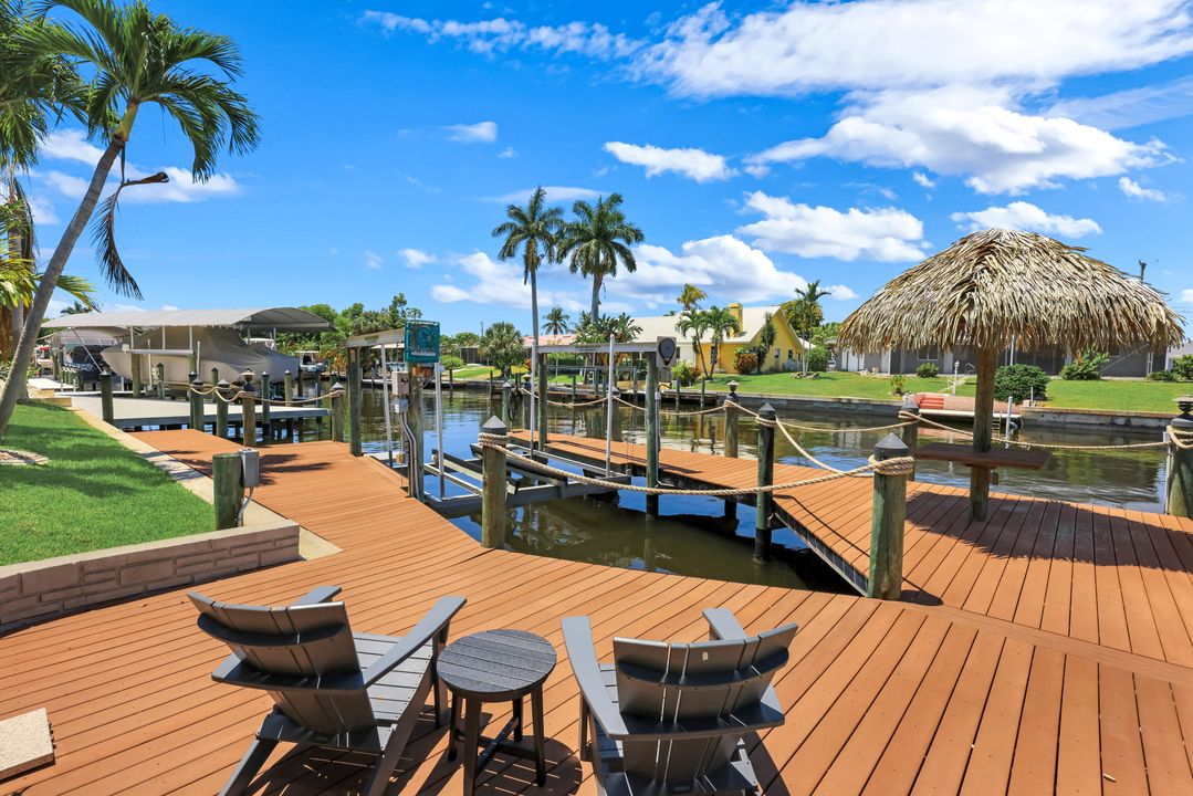 3710 SE 18th Pl, Cape Coral, FL 33904