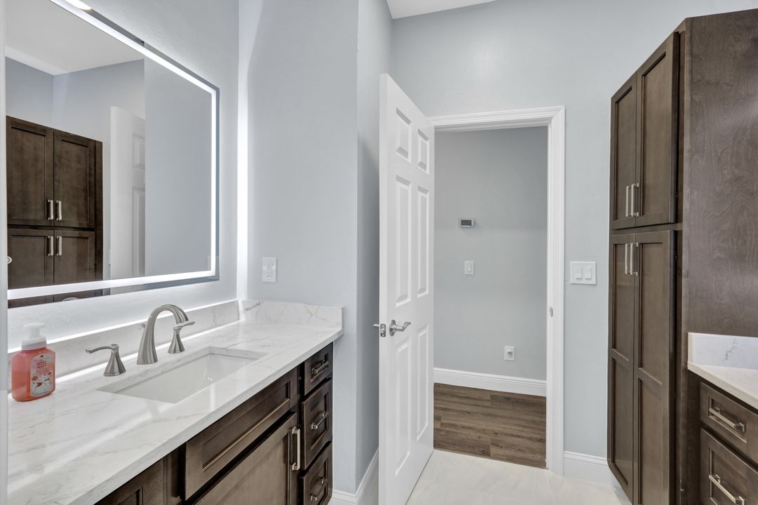 5346 SW 10th Ave, Cape Coral, FL 33914