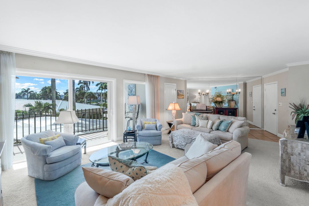 3399 Gulf Shore Blvd N #203, Naples, FL 34103