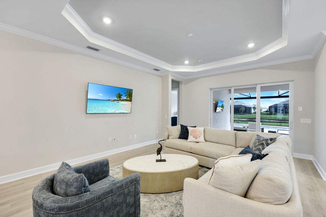 15804 Derna St, Naples, FL 34114