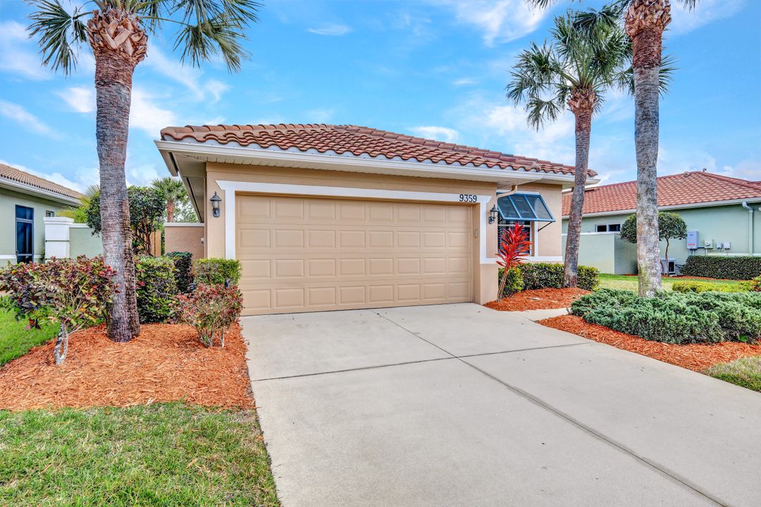 9359 Trieste Dr, Fort Myers, FL 33913